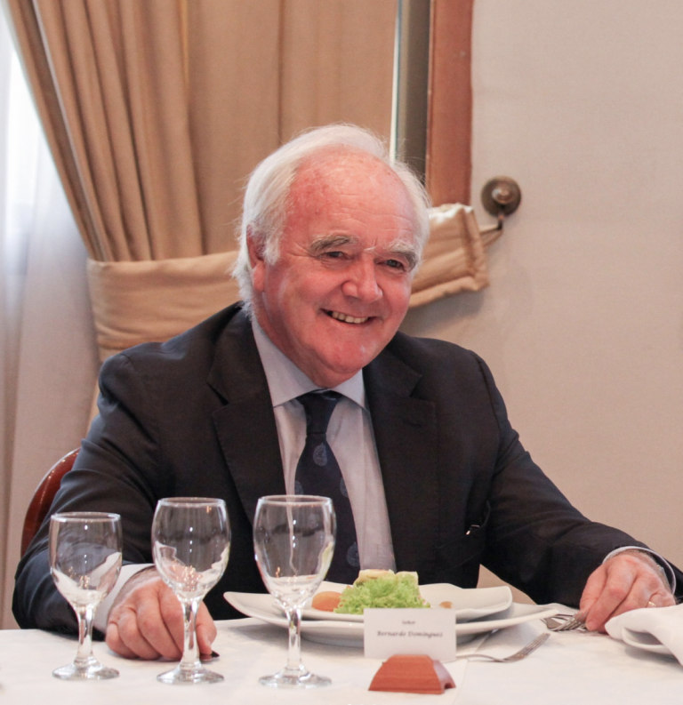 Comunicamos el fallecimiento del exdecano Bernardo Dominguez