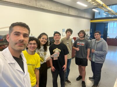 Visita de escolares al Laboratorio de Ingeniería de Materiales de Minería