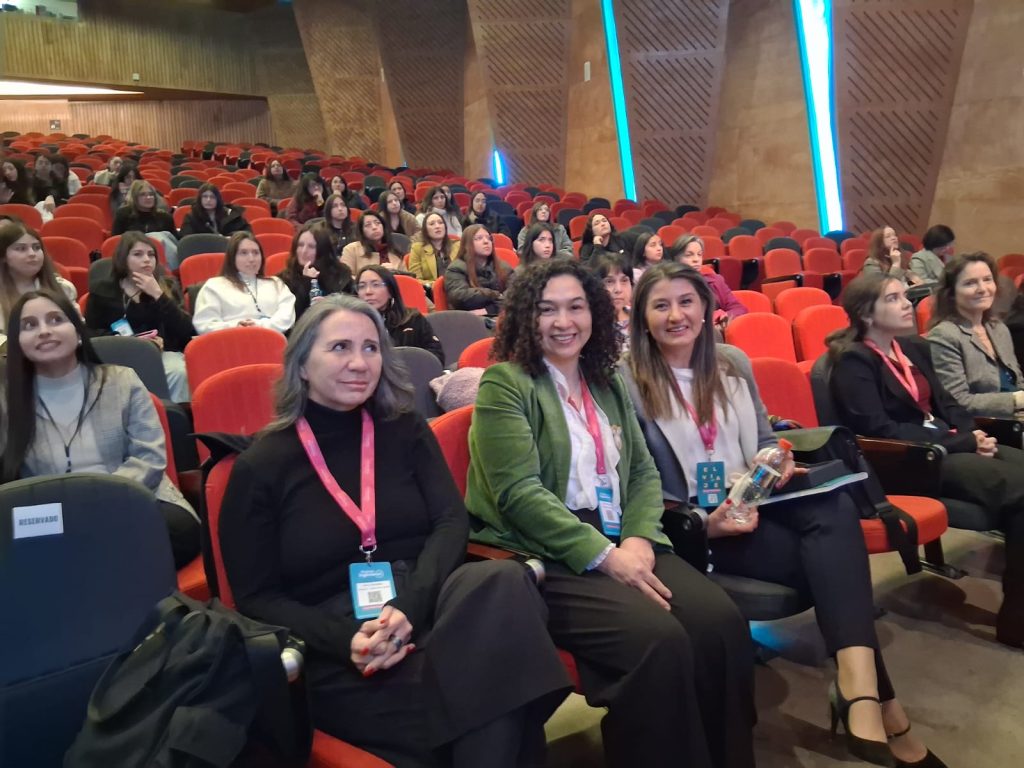 Claudia Cabrera Correa: “Hoy día necesitamos buscar esa innovación, ese cambio y el talento que las universidades puedan generar” Claudia Cabrera Correa: “Hoy día necesitamos buscar esa innovación, ese cambio y el talento que las universidades puedan generar”
