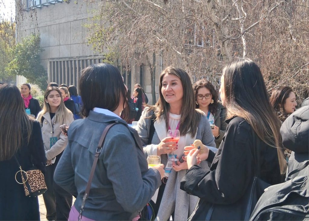 Claudia Cabrera Correa: “Hoy día necesitamos buscar esa innovación, ese cambio y el talento que las universidades puedan generar” Claudia Cabrera Correa: “Hoy día necesitamos buscar esa innovación, ese cambio y el talento que las universidades puedan generar”