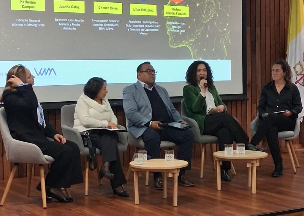 Profesora Lilian Velásquez destaca rol de la academia en liderazgo femenino y transformación de la minería
