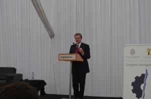 Luis Hernán Cubillos en la charla "Ingenieros como transformadores de realidad”