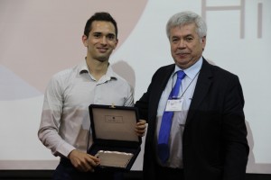 Gabriel Lobo, premio SOCHID 2015, junto a José Vargas.