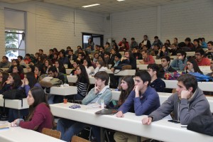 Alumnos de Ingeniería UC conocieron los requisitos y etapas de postulación para participar del programa de Intercambio UC.