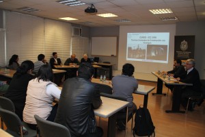 En la clase los alumnos de postgrado dialogaron con los expertos invitados sobre los desafíos que enfrenta el hormigón desde su experiencia desde la industria.