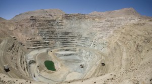 Entre los resultados, el estudio arrojó que Chile continuará siendo una pieza clave en el crecimiento de la producción del cobre.