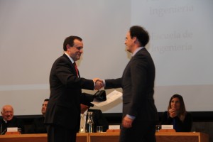 Decano Juan Carlos de la Llera, en representación del profesor Diego Celentano.