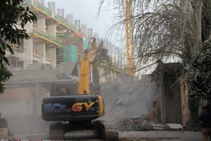 La sala A8 fue demolida durante julio de 2016 para comenzar con la construcción de la explanada de acceso hacia el nuevo edificio.
