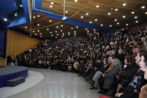 Cerca de 270 personas fueron premiadas por su trayectoria en el Día del Funcionario UC.