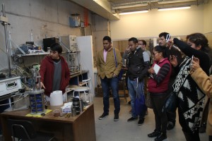 Durante las primeras jornadas de la iniciativa, los participantes visitaron  los laboratorios del departamento de Ingeniería Estructural y Geotécnica (en la foto).