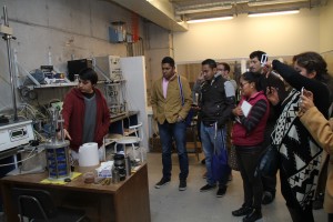 Durante las primeras jornadas de la iniciativa, los participantes visitaron los laboratorios del departamento de Ingeniería Estructural y Geotécnica (en la foto).