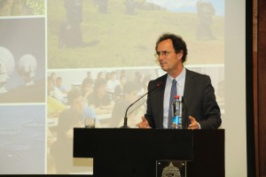 El decano de Ingeniería UC Juan Carlos de la Llera destacó la importancia del emprendimiento para el desarrollo del país.