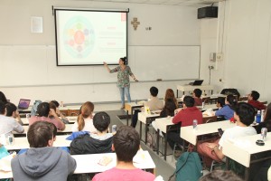 Puentes UC, Emprediem y Sistema B son algunas de las organizaciones que contaron a los alumnos misión y ofertas de prácticas sus instituciones.