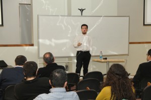 Durante el seminario Armin Lüer presentó sobre estructuras de costos en modelos de localización de hubs.