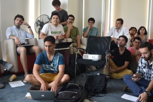 La reunión se llevó a cabo en las oficinas de Cornershop (Chile), donde trabaja el ingeniero UC Diego Carey, quien