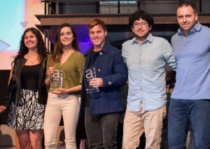 Equipo de The Not Company recibiendo el premio Avonni en Alimentación 2016.