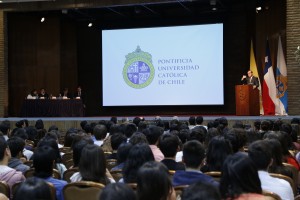 Al inicio de la bienvenida, el rector Ignacio Sánchez destacó