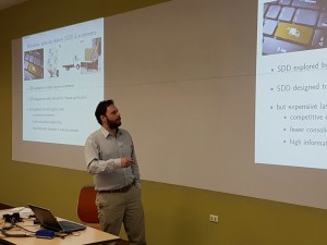 Mathias Klapp es especialista en  optimización dinámica y logística urbana. 