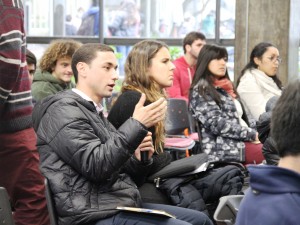 Los asistentes participaron activamente de la charla. 