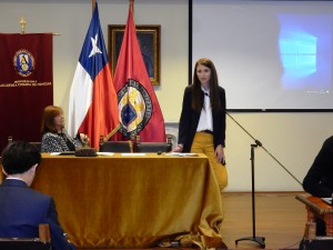 María Molinos realizó una presentación sobre su investigación. 