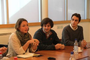 Alumnos de la Escuela de Ingeniería participaron en una de las jornadas con el panel internacional. 