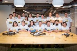 18 estudiantes de diversas universidades de Chile participarán de la carrera Mindracer Drone Challenge.