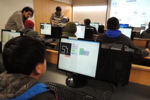 Más de 60 alumnos de enseñanza media de establecimientos educacionales de Santiago participaron en la jornada.