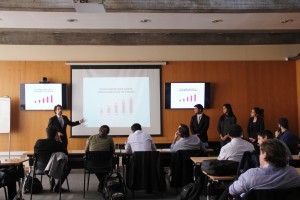 Los equipos expusieron sus ideas en inglés frente a un jurado experto en emprendimiento e innovación.