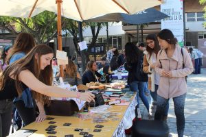 Feria de emprendimientos de alumnas