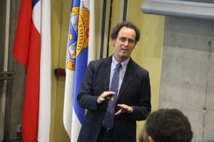 Decano Juan Carlos de la Llera en Seminario CIGIDEN