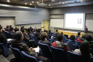  Walter Scheirer, profesor del Departamento de Ingeniería Informática de la Universidad de Notre Dame dictando charla en Ingeniería UC 