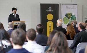 Profesor Tomás Reyes en ceremonia de inauguración.