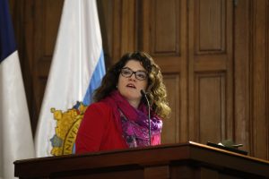 Vicedecana de Ingeniería Loreto Valenzuela en lanzamiento de libro