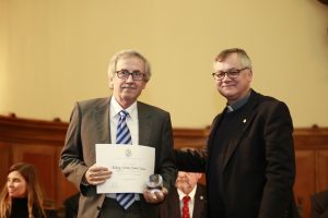 Reconocimiento por 35 años de trayectoria a Rodrigo Jordán, profesor del Departamento de Ingeniería Estructural y Geotécnica