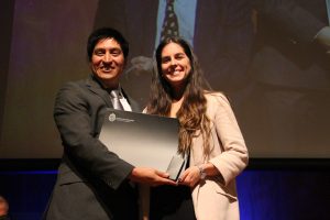 Entrega de diplomas en Ceremonia de Licenciatura