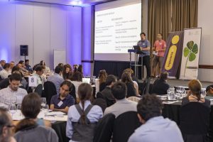 Presentación de conclusiones por mesas de trabajo.